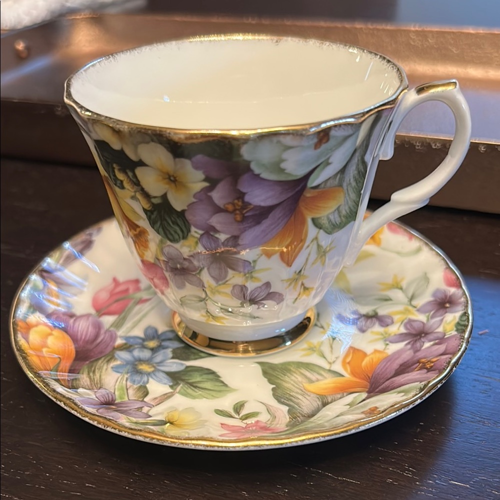 Duchess of England Teacup and Saucer Set with Gold Trim